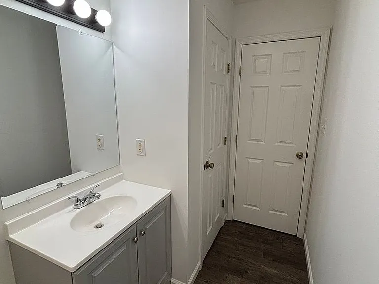 1712 Delaware Ave — Photo 22