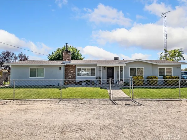 8758 Deep Creek Rd, Apple Valley, CA 92308