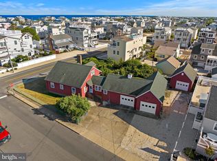 20 E South 33rd St, Brant Beach, NJ 08008