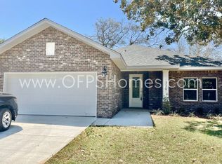 519 Friendship Rd, Mary Esther, FL 32569