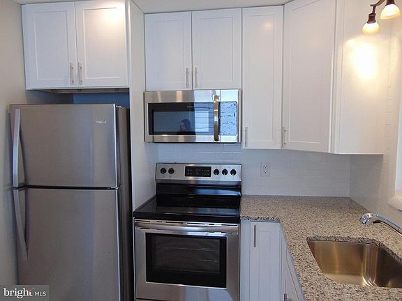 4th image of 533 W 3rd Ave
