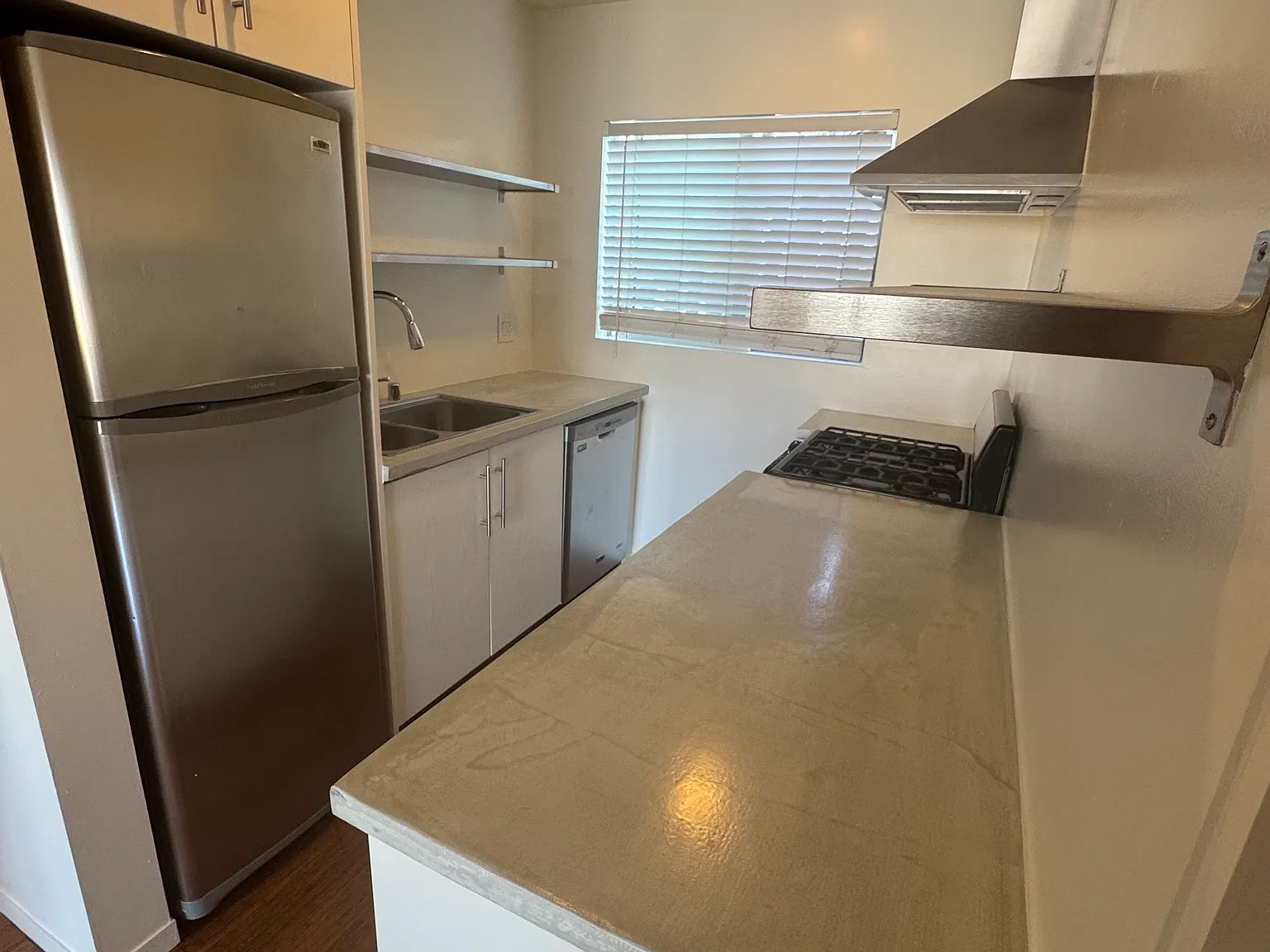 2 bed, 575 sqft, $2,600 — Photo 4