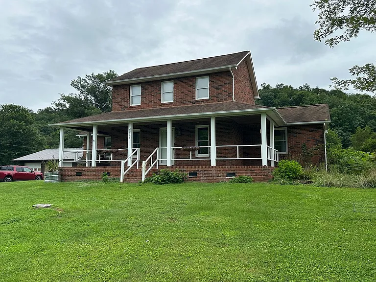 3515 Reservoir Rd — Photo 2