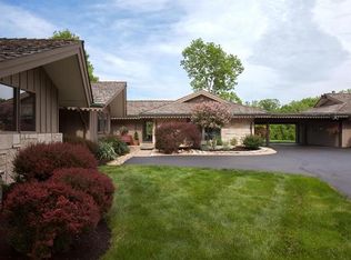 14800 Sugarwood Trail Dr, Chesterfield, MO