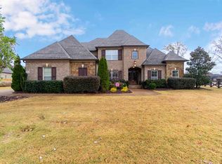 90 N Spring Dr, Jackson, TN 38305