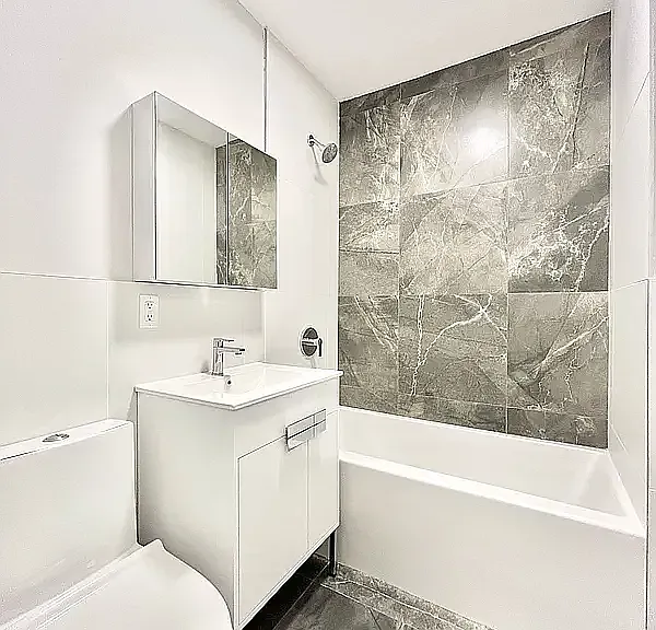 222 E 53rd St #2 — Photo 8