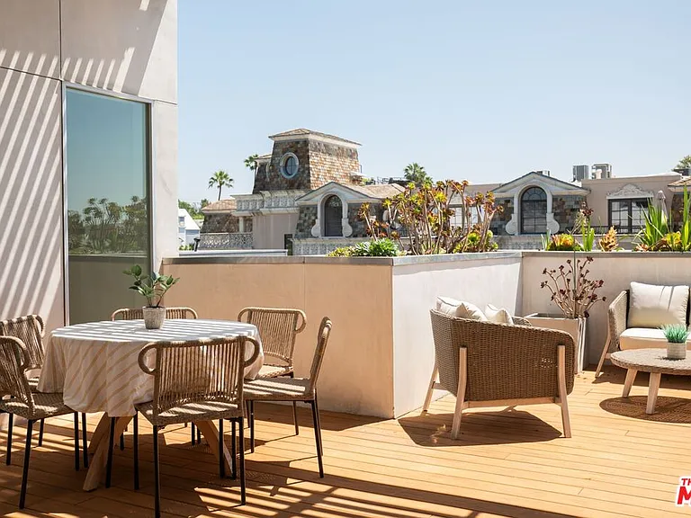 855 N Croft Ave #Penthouse 4 — Photo 30
