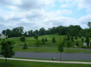 1019 Old Course Ln, Easton, PA 18042