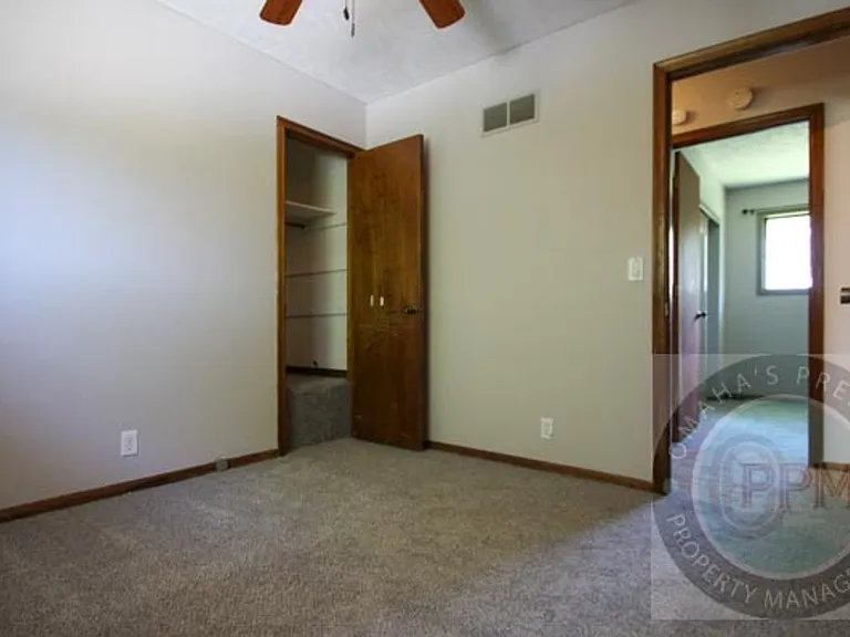 8803 S 143rd St — Photo 9