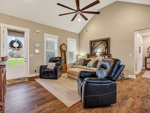 4th image of 1073 Arch Cope Rd