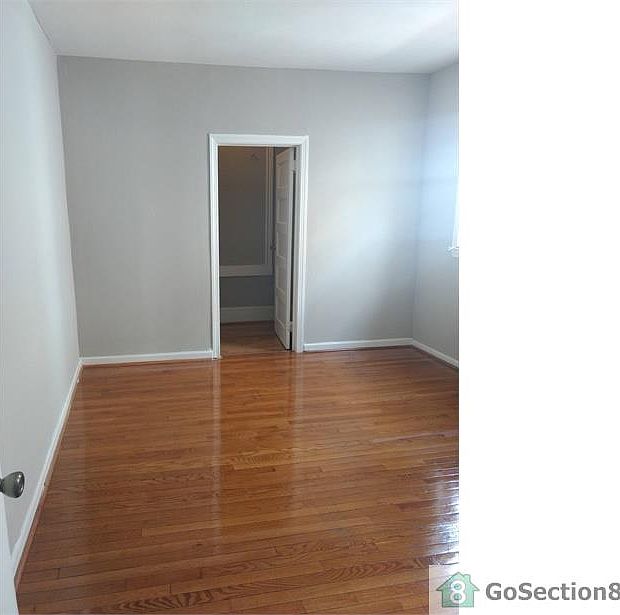2nd image of 6621 Leeds St