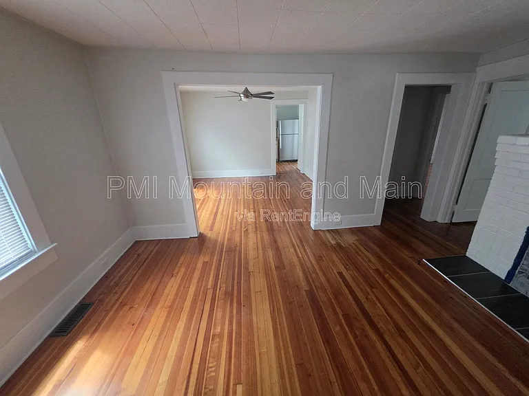161 Logan Ave — Photo 7