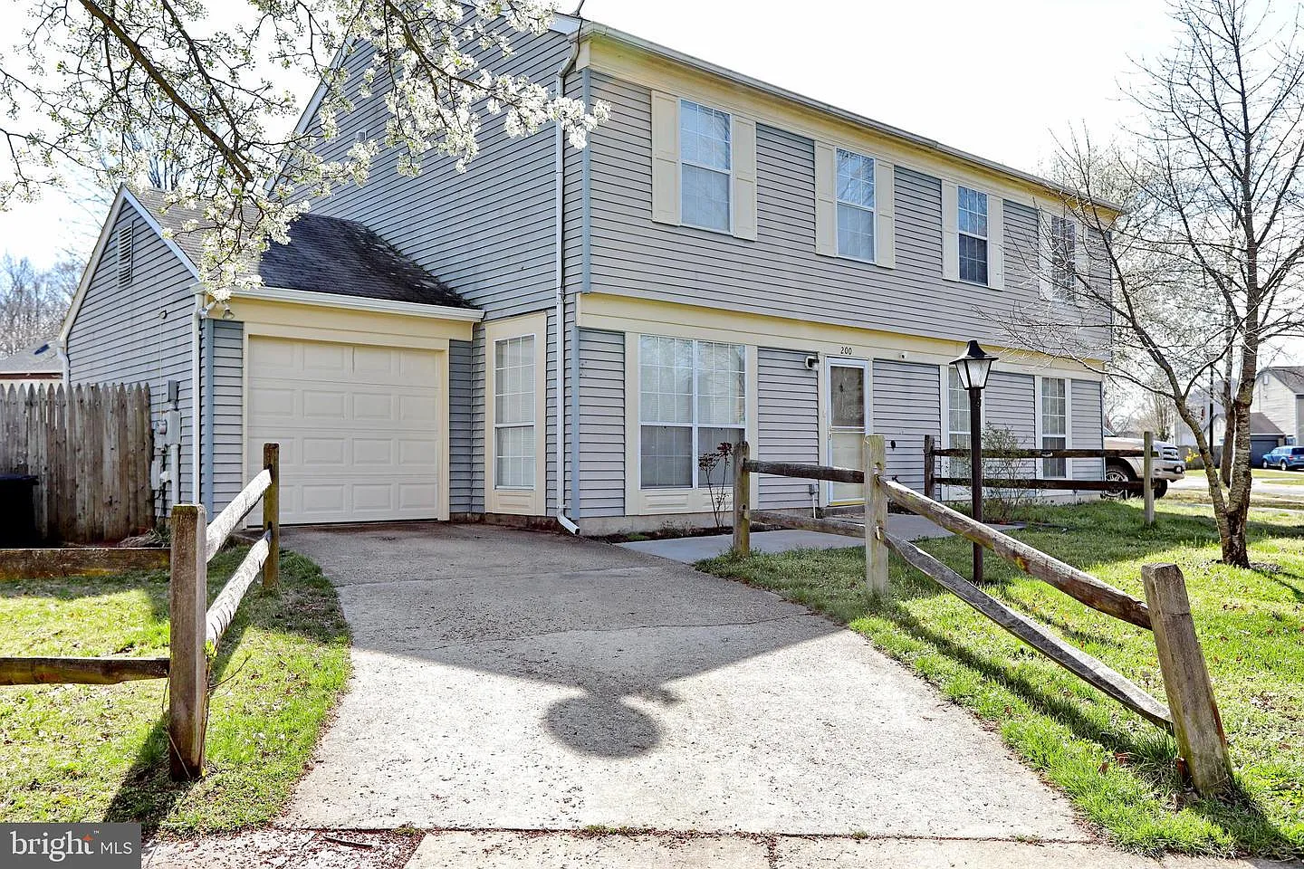 200 Jennifer Dr photo 1