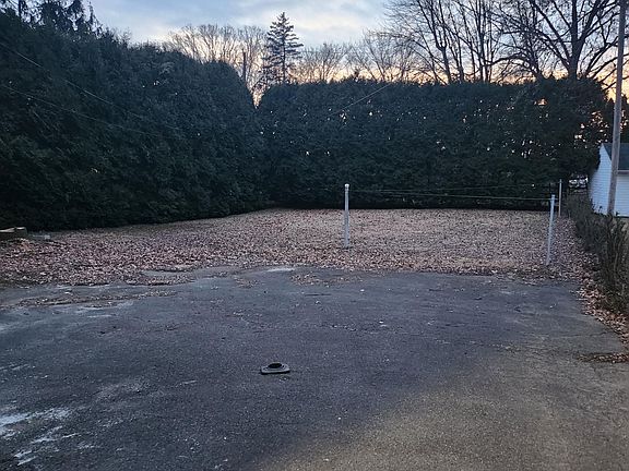 4th image of 3716 Stoudts Ferry Bridge Rd