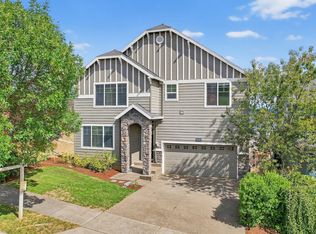 12818 SE Meadehill Ave, Happy Valley, OR 97086