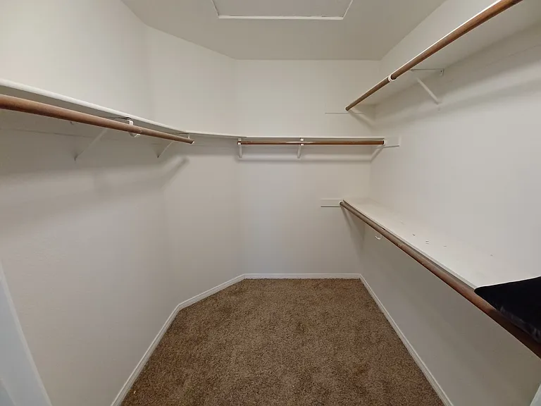585 Hildale Cir — Photo 7