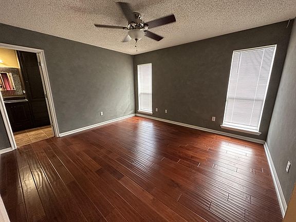 3rd image of 118 Beacon Dr
