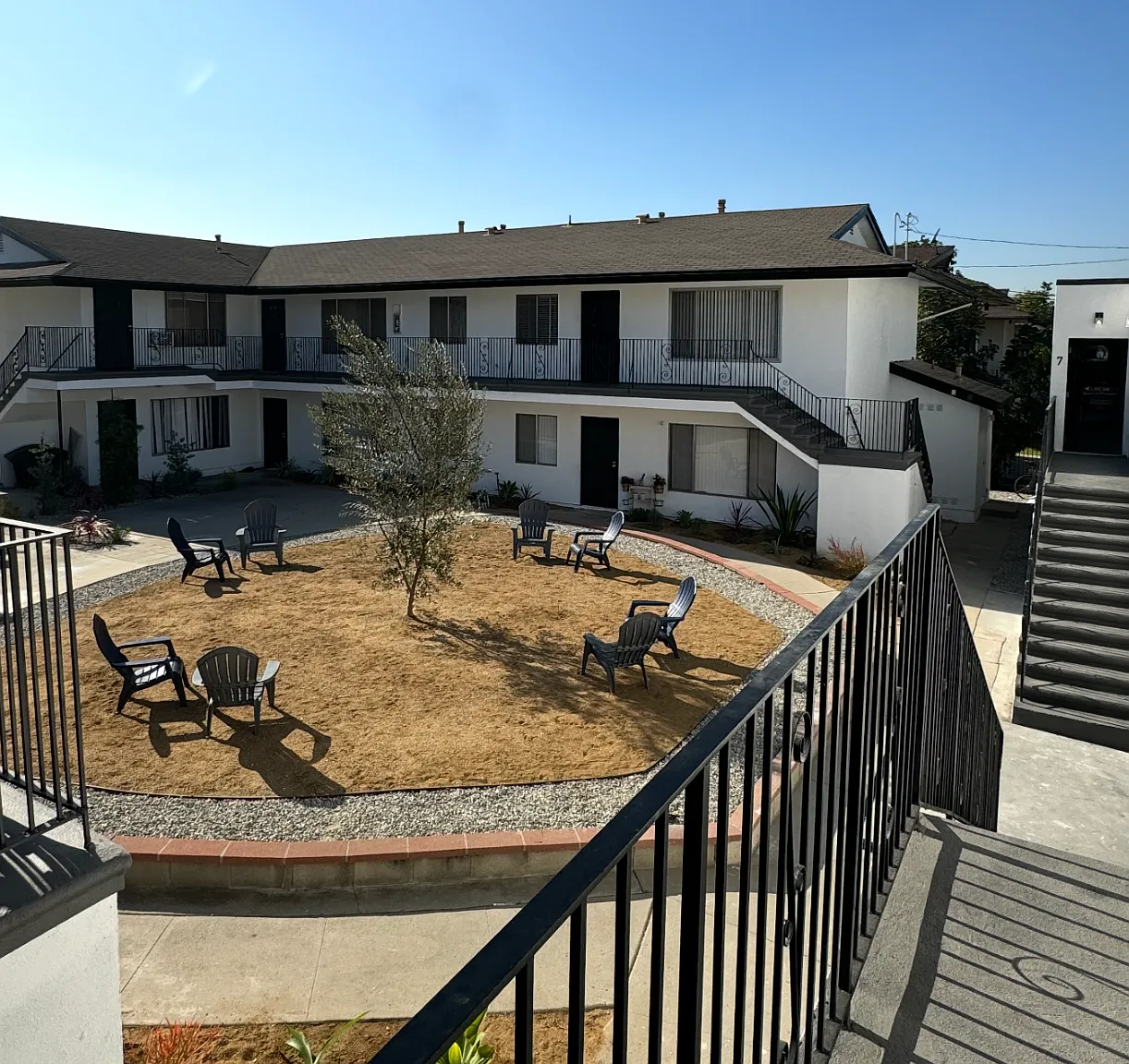 1 bed, 650 sqft, $2,100 — Photo 4