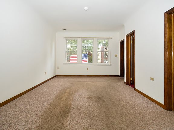 4th image of 3611 S Hermitage Ave