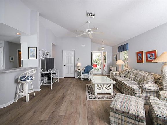 3rd image of 14024 Willow Glen Ct APT 214