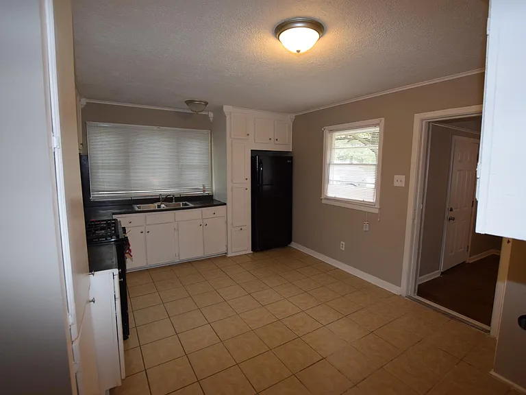 3513 Monroe St — Photo 9