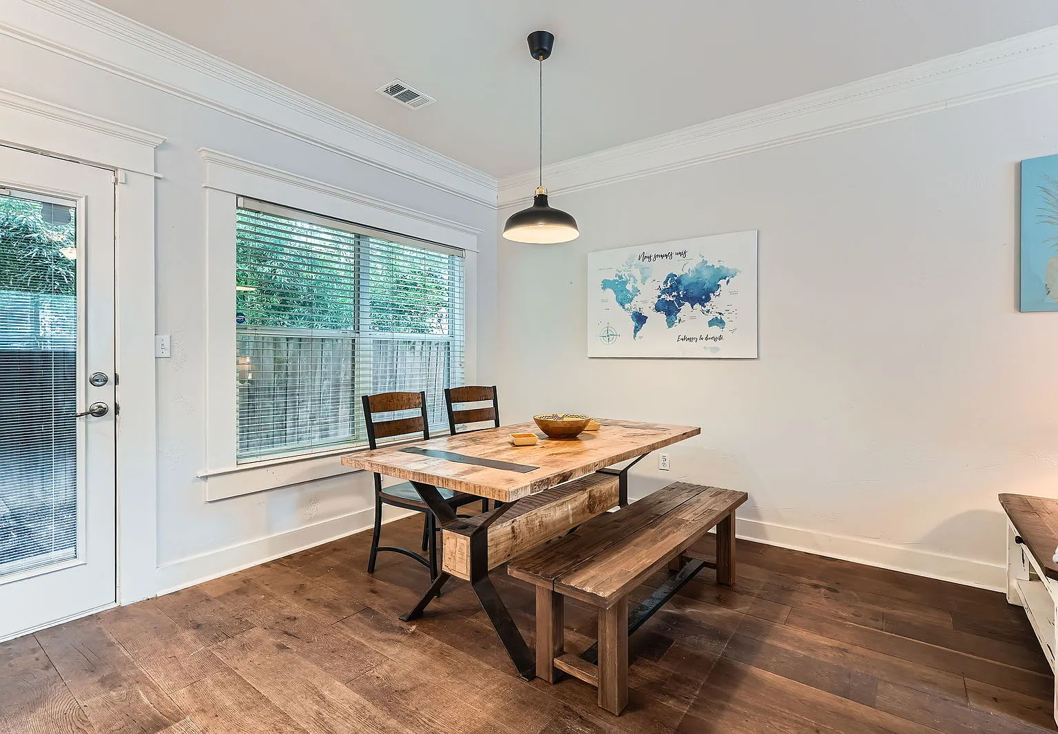 3 bed, 2.5 bath, 1423 sqft, $4,250 — Photo 4