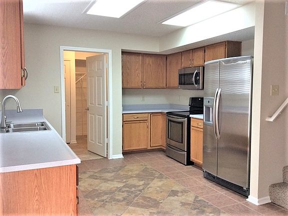 4th image of 5663 N Jefferson Dr