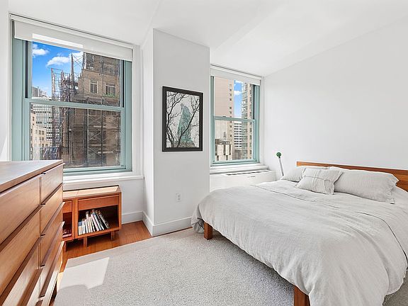 3rd image of 80 John St APT 23B