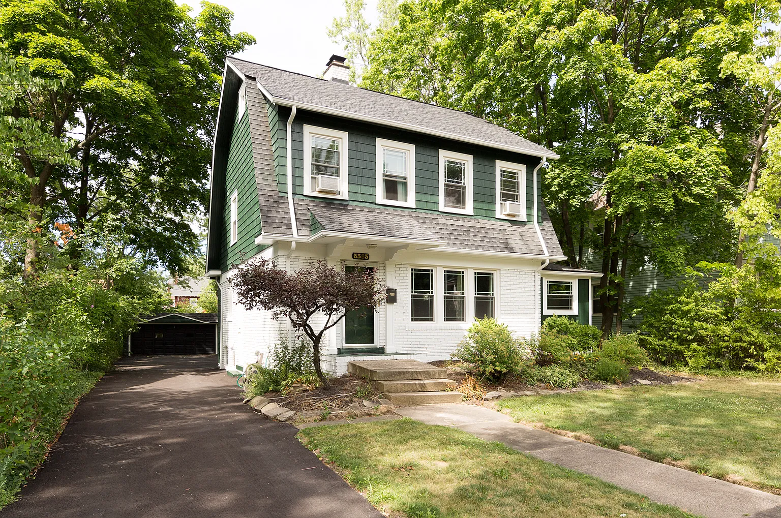 3383 Clarendon Rd photo 1