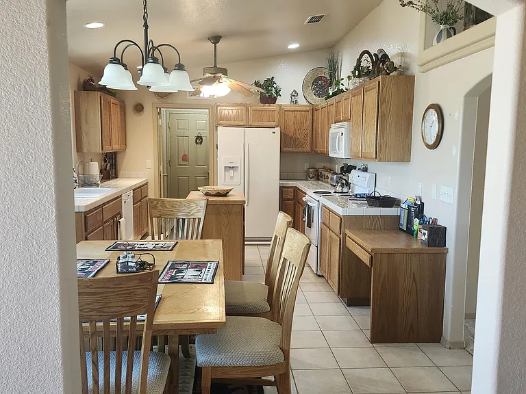 3048 Mirage Dr — Photo 6