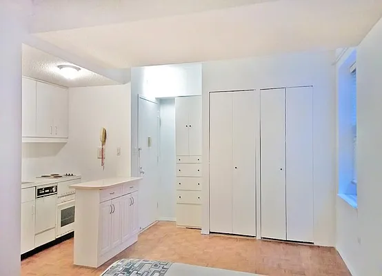 Rented by Warburg | media 36