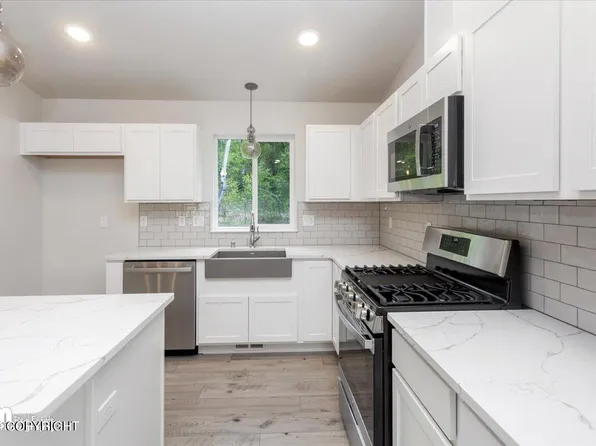 8476 S Mountain Top Dr, Palmer, AK 99645
