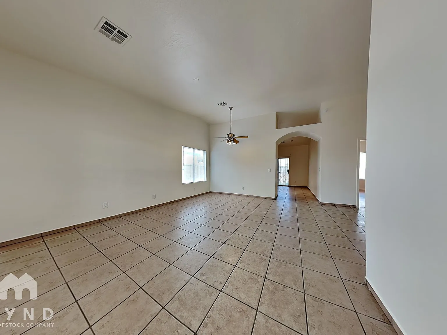 3 bed, 2.0 bath, 1243 sqft, $1,735 — Photo 3