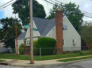 907 Cornwell Ave, Uniondale, NY 11553
