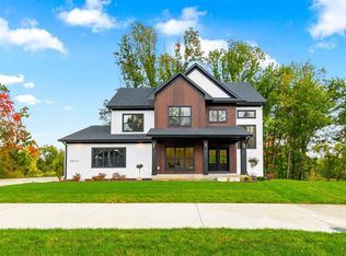 5613 Seminole Valley Trl NE, Cedar Rapids, IA 52411