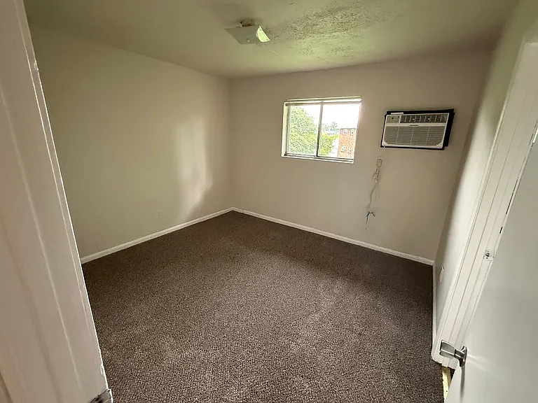 3203 Chinquapin Ln — Photo 3
