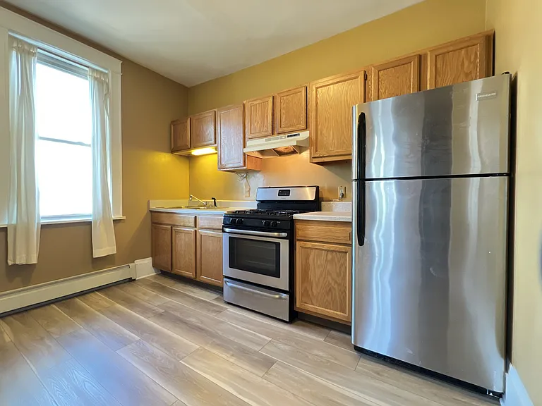 1298 Locust St #2 — Photo 8