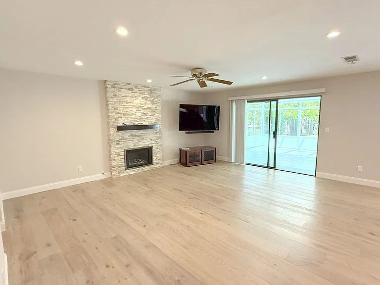 1040 Hill Meadow Pl — Photo 9