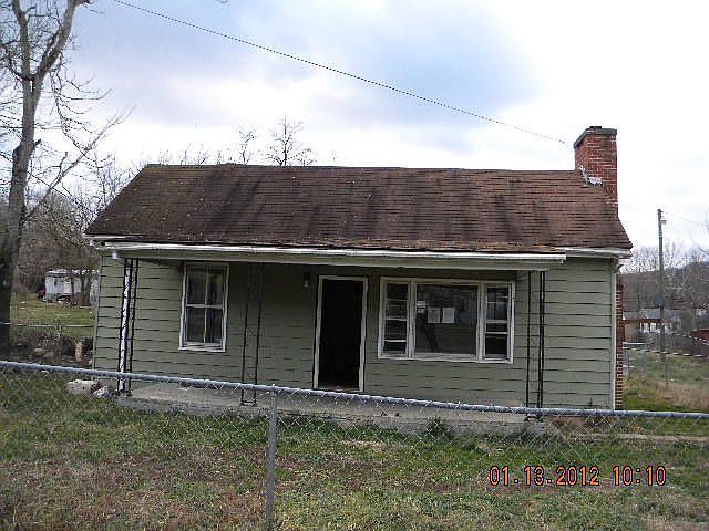 2nd image of 4765 Calloway St