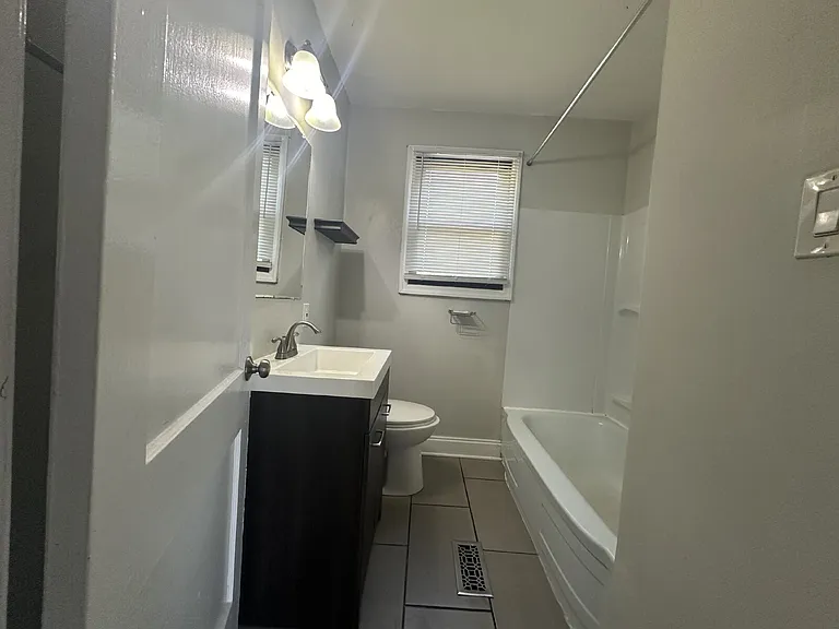 2730 Jefferson Ave — Photo 16