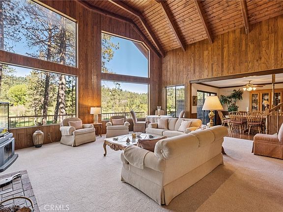 4th image of 524 Golf Course Rd