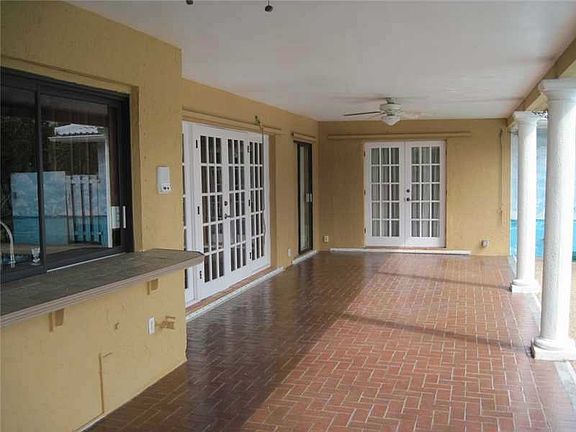 4th image of 10046 NW 6th St