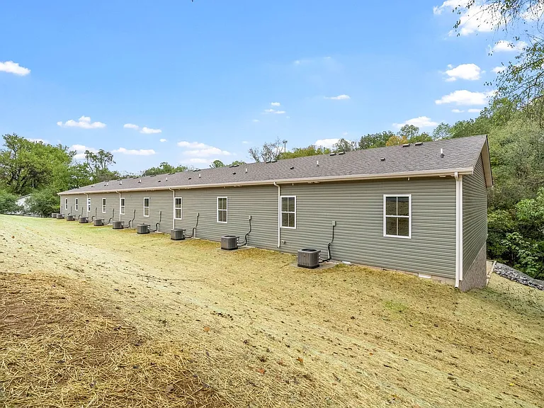 329 Cedar Ct — Photo 9