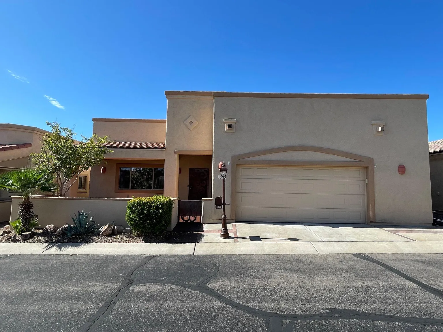 1155 W Calle Fuente De Carino — Photo 2