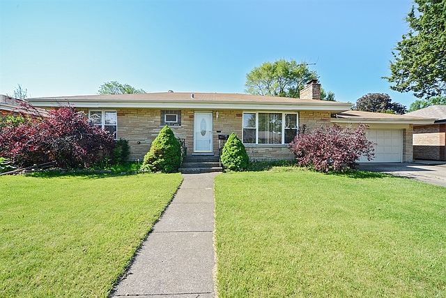 1st image of 10041 W Manor Dr