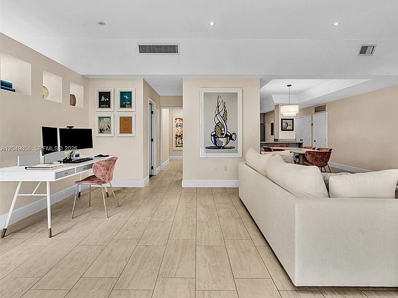 3rd image of 2901 S Bayshore Dr APT 1G
