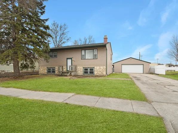 202 5th St E, West Fargo, ND 58078