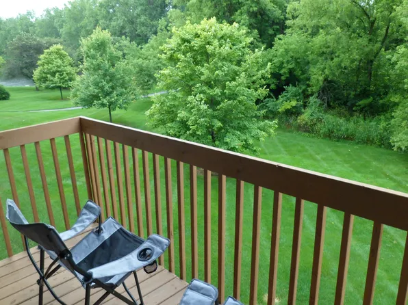 5415 Wild Oak Dr, East Lansing, MI 48823