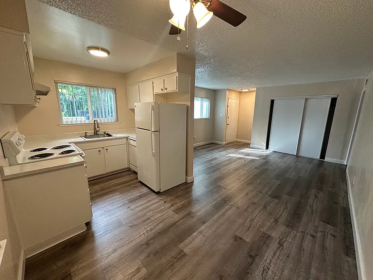 2920 Garfield Ave #H — Photo 2