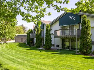 1001 S Oneida St APT 2J, Appleton, WI 54915